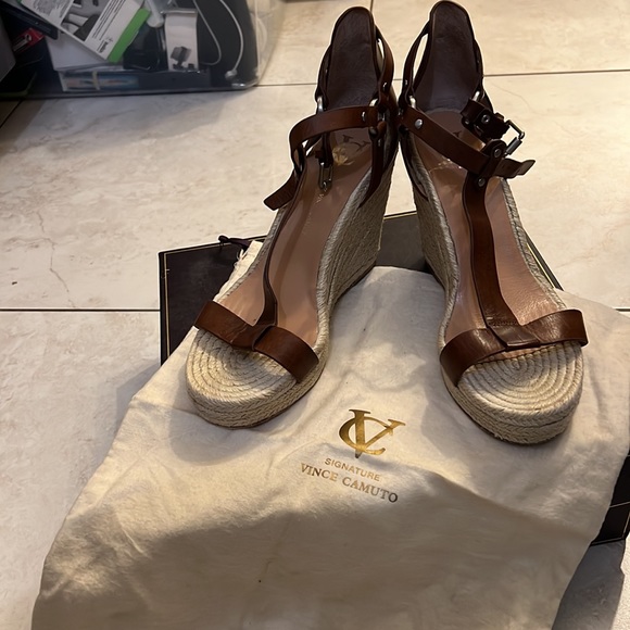 Vince Camuto. Style: Vi-Diesha. Color/Material: Cuoio Elbamatt - Picture 9 of 12